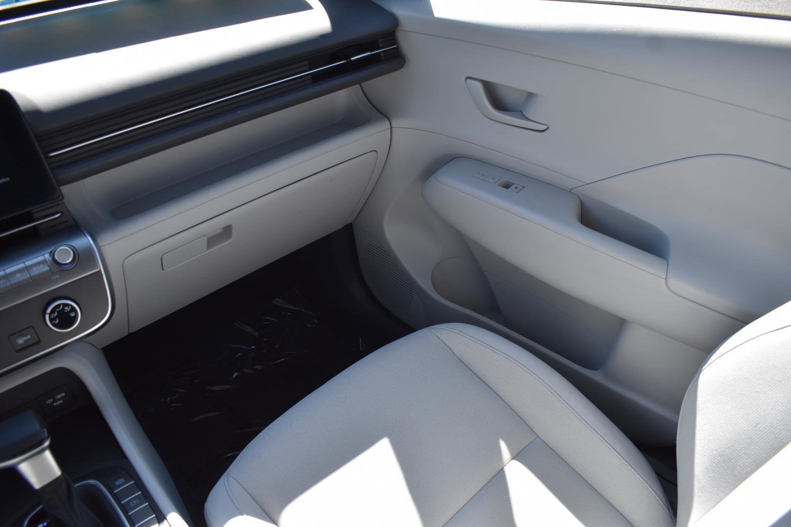 Used 2024 Hyundai Kona SE image 21