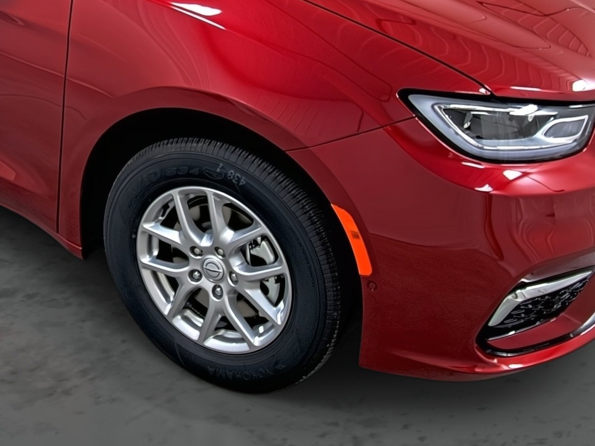 New 2026 Chrysler Pacifica Select FWD image 14