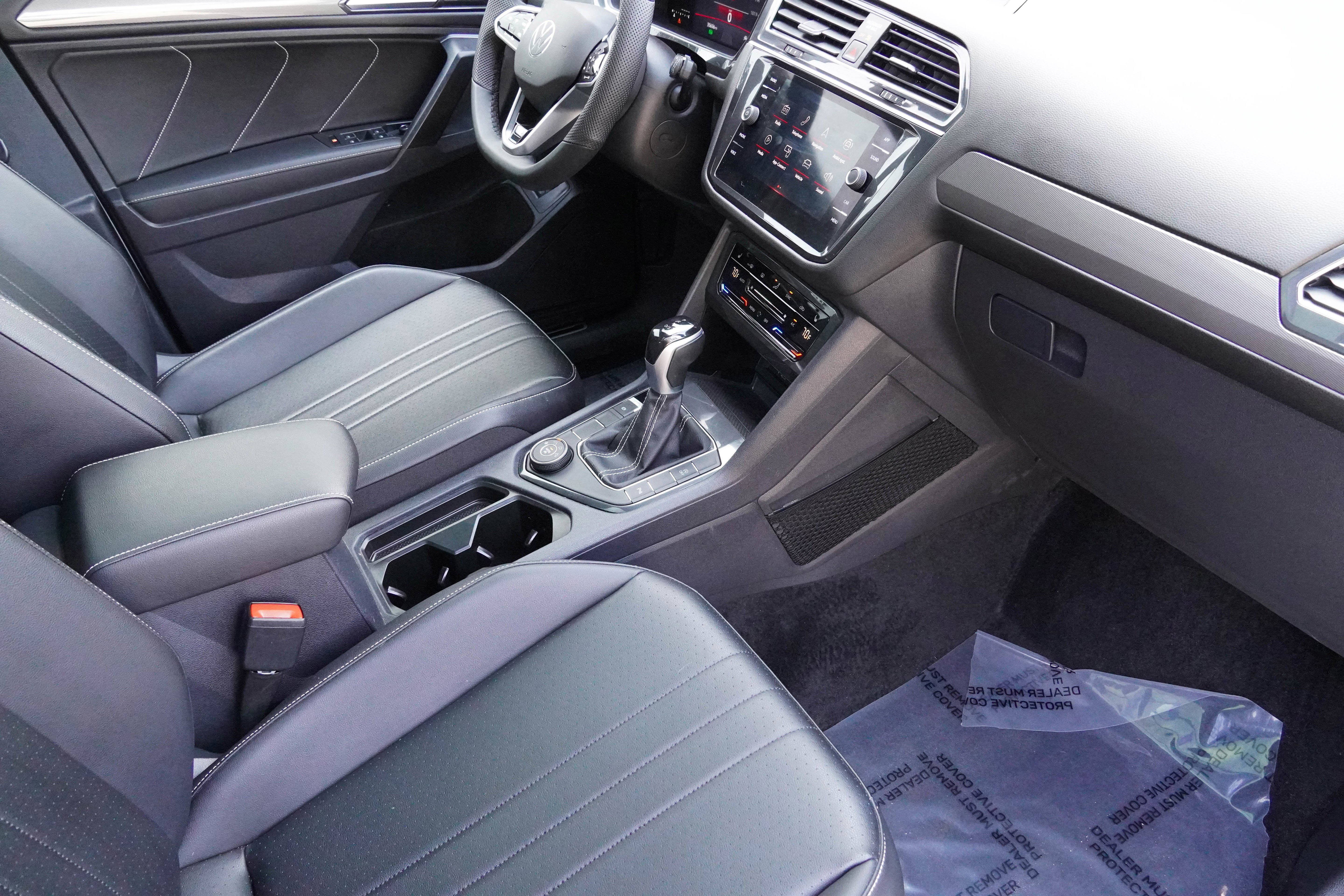 Used 2022 Volkswagen Tiguan SE R-Line AWD/4WD image 11