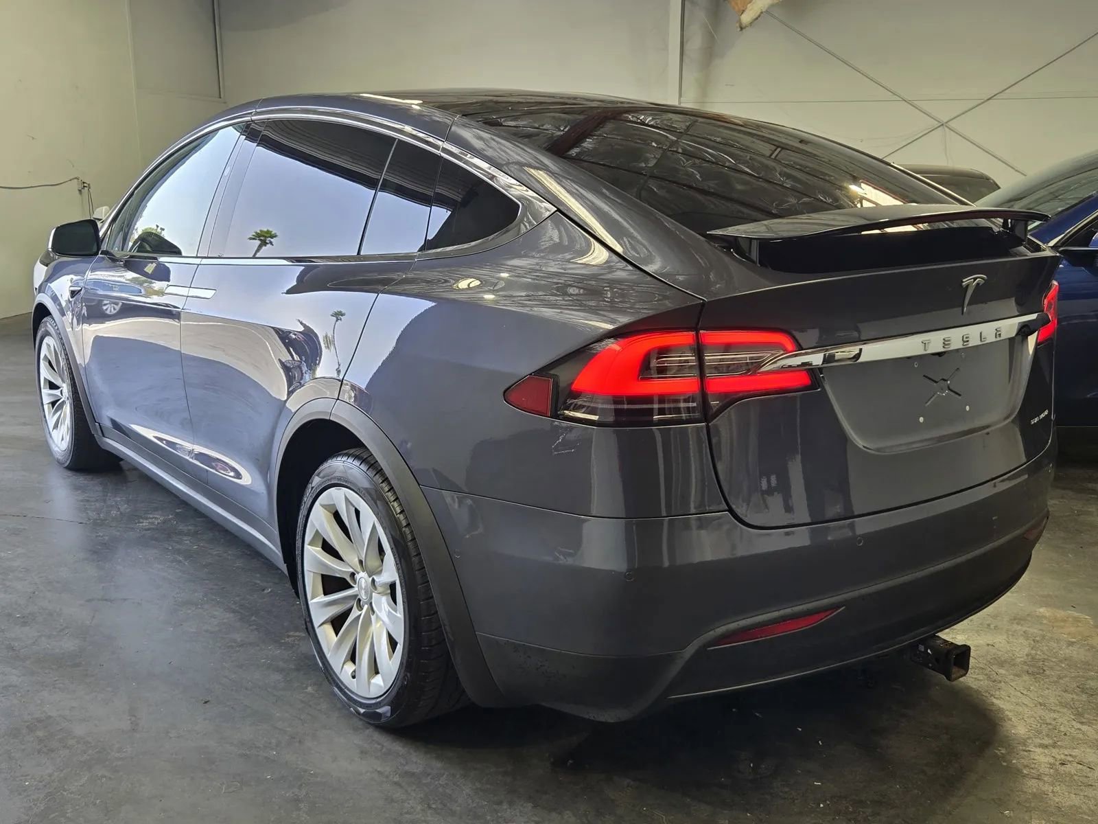 Used 2020 Tesla Model X Long Range AWD/4WD image 2