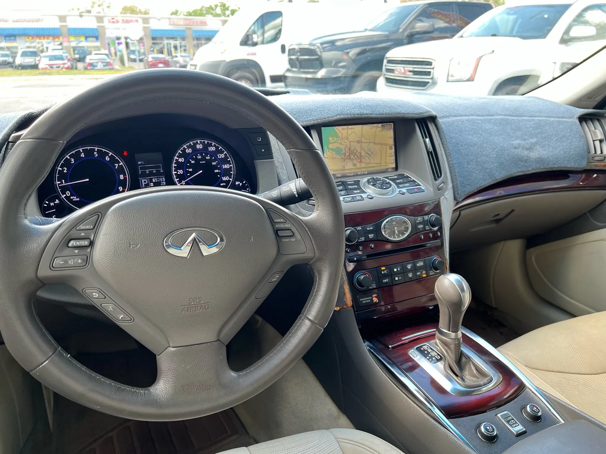Used 2010 INFINITI G37 Convertible w/ Premium Pkg RWD image 13