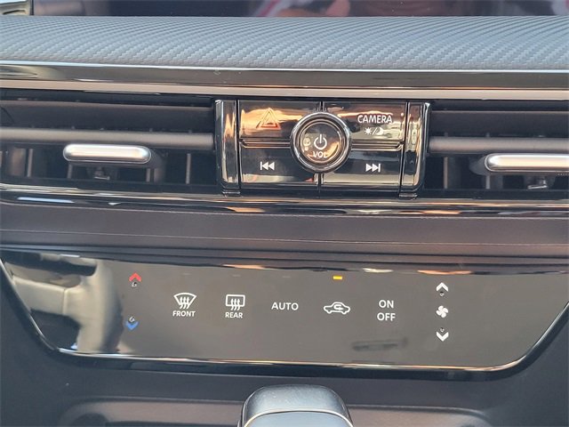 New 2025 Nissan Kicks SR image 30