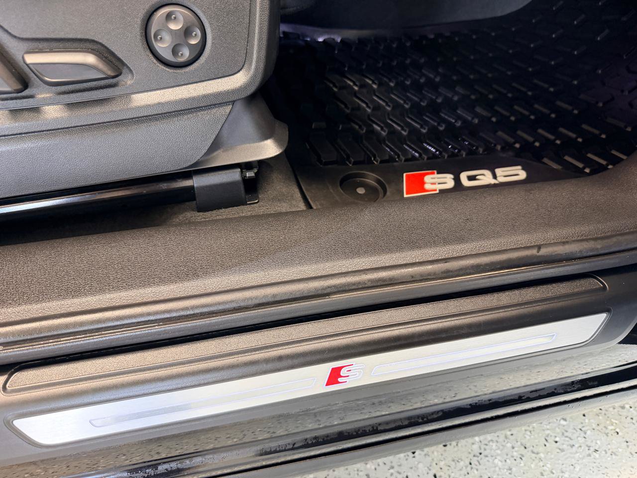 Used 2019 Audi SQ5 Prestige w/ Prestige Package AWD/4WD image 27