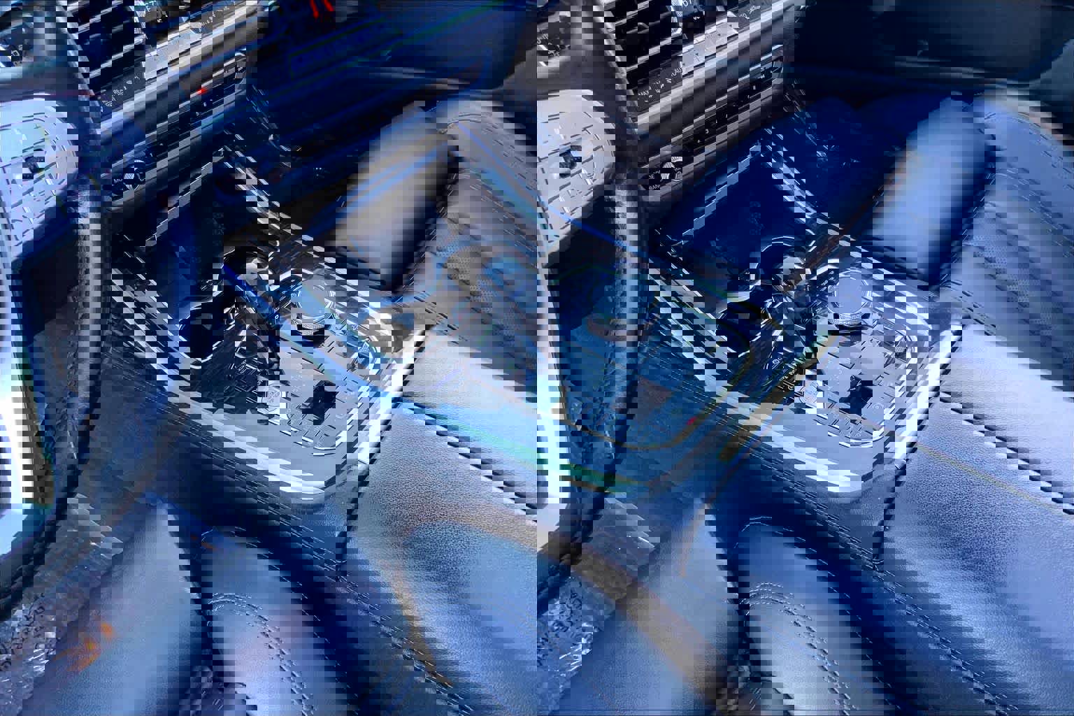 Used 2019 BMW X7 xDrive40i w/ Cold Weather Package image 16