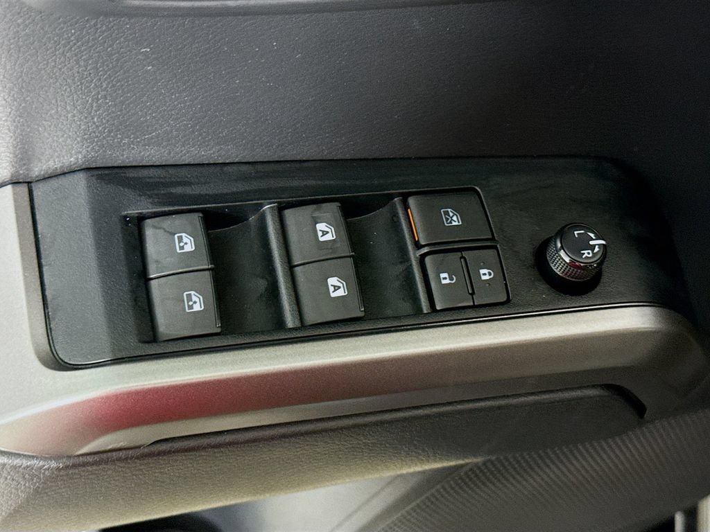 Certified 2023 Toyota Tacoma SR5 AWD/4WD image 16