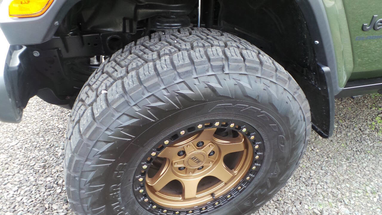 Used 2022 Jeep Gladiator Sport image 5