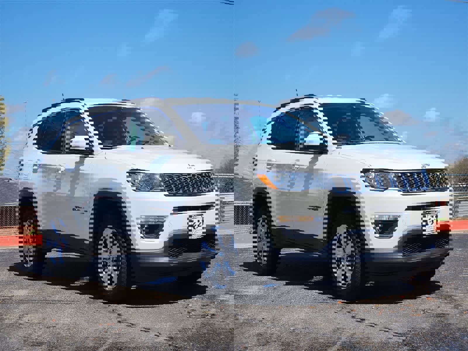 Used 2018 Jeep Compass Latitude w/ Cold Weather Group image 3