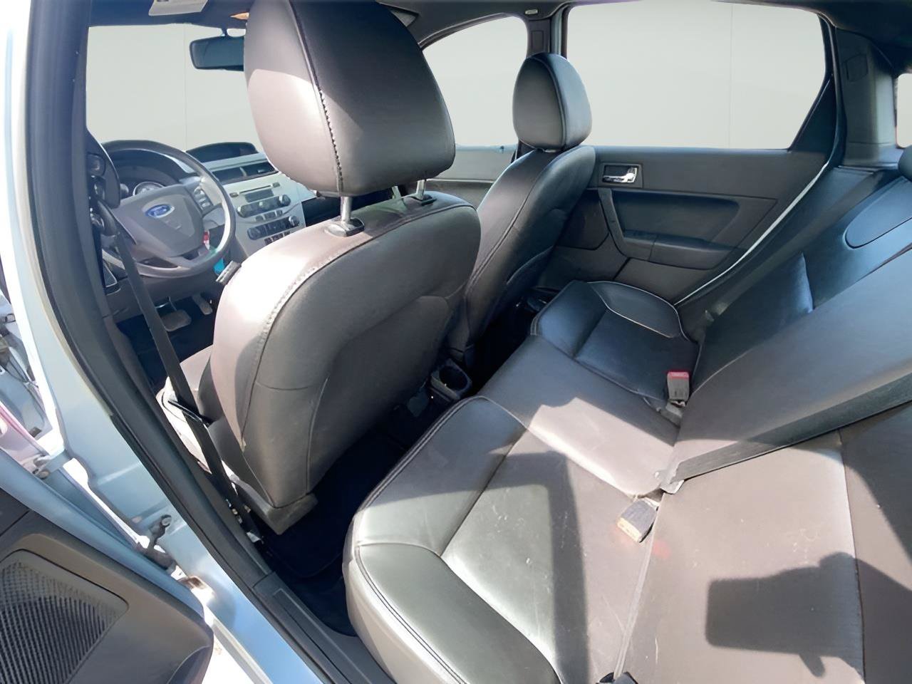 Used 2009 Ford Focus SEL FWD image 25