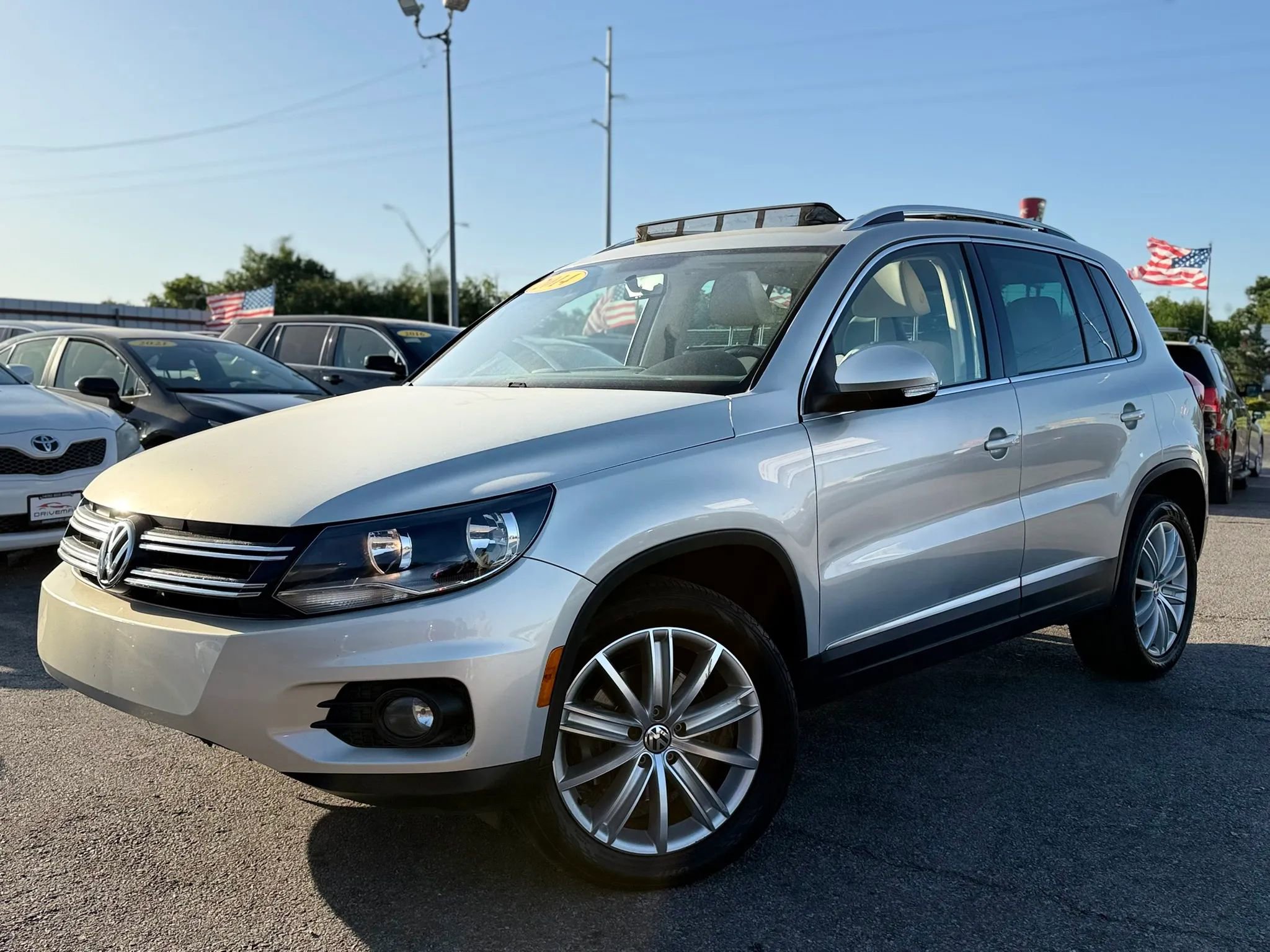 Used 2014 Volkswagen Tiguan SEL FWD image 15