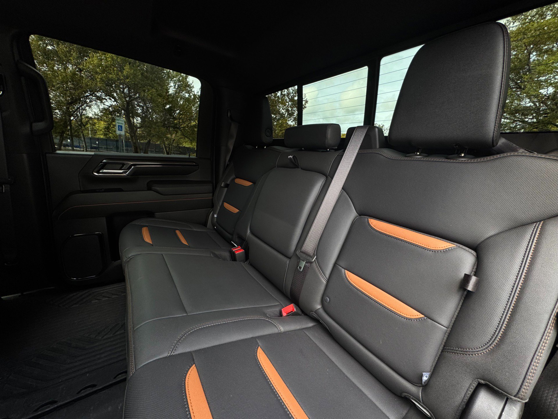 Used 2024 GMC Sierra 2500 AT4 w/ AT4 Preferred Package image 46