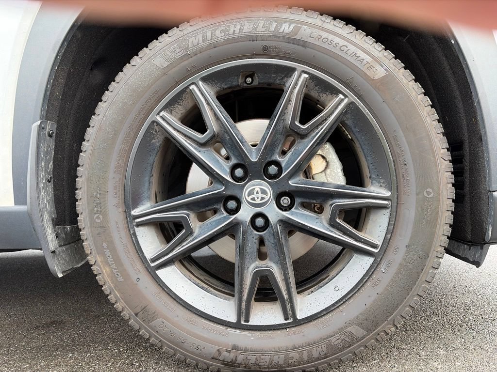 Used 2024 Toyota Grand Highlander AWD image 25