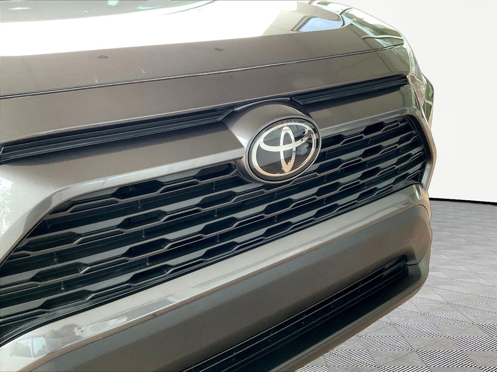 Used 2023 Toyota RAV4 LE FWD image 33