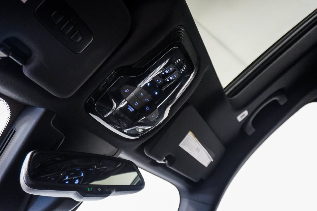 Used 2023 Alfa Romeo Stelvio Ti AWD/4WD image 27