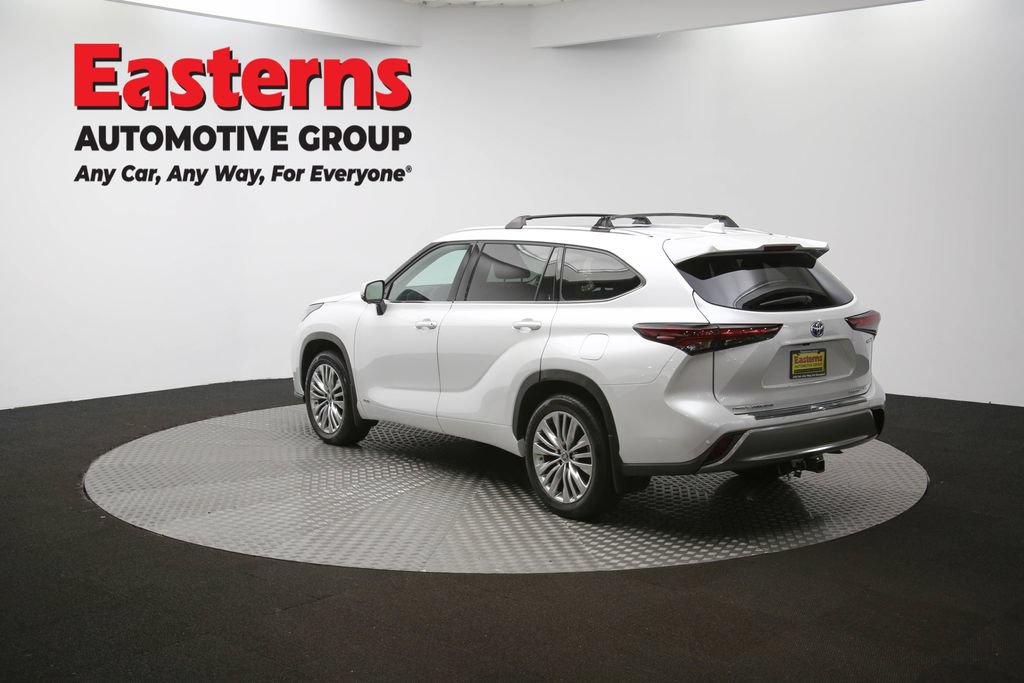 Used 2024 Toyota Highlander Platinum AWD/4WD image 70