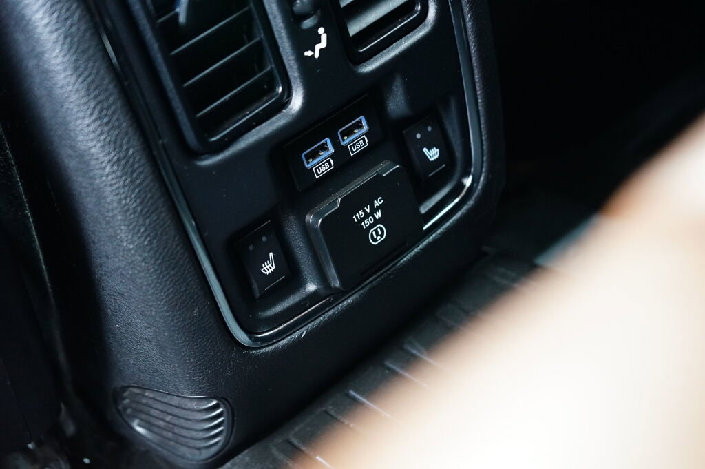 Used 2015 Jeep Grand Cherokee Summit image 17