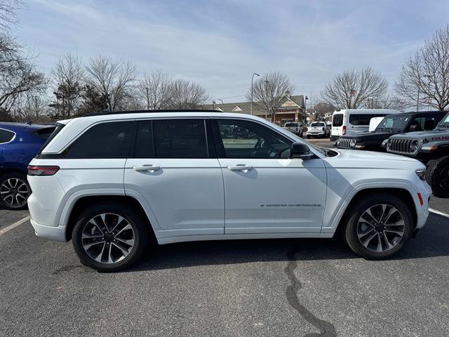 Certified 2025 Jeep Grand Cherokee Overland w/ Luxury Tech Group IV image 2