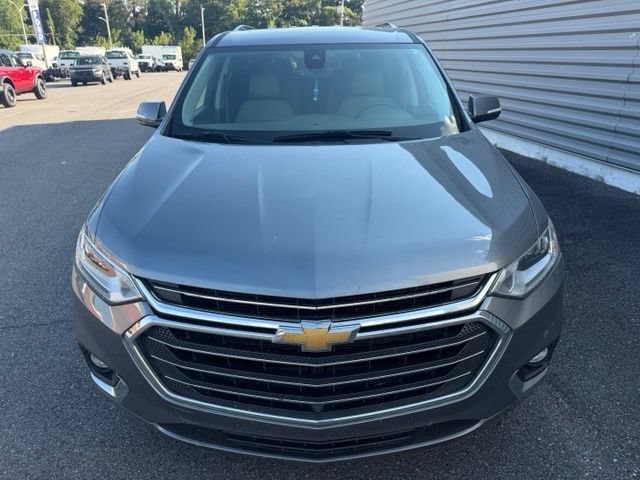 Used 2020 Chevrolet Traverse Premier FWD image 2