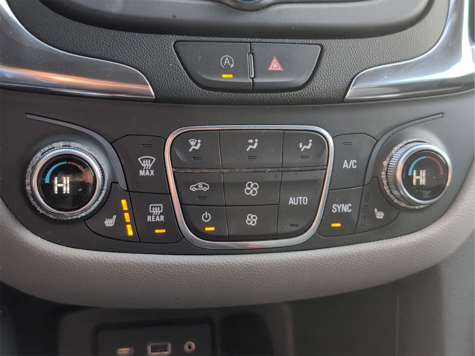 Used 2022 Chevrolet Equinox LT image 24