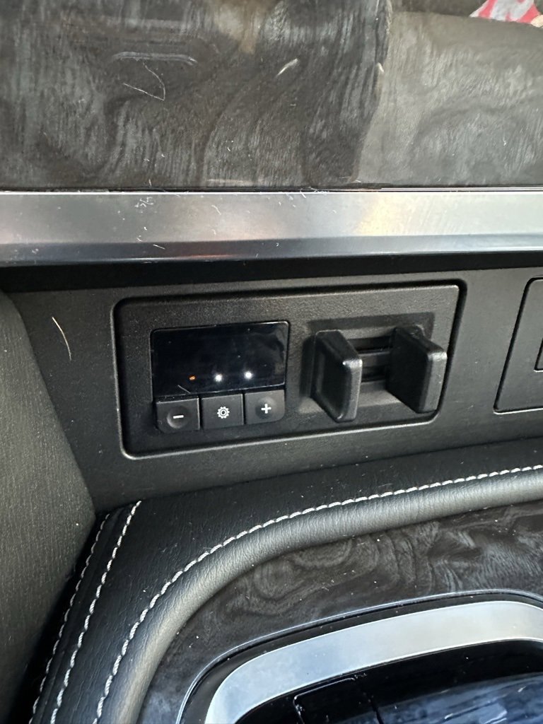 Used 2022 Nissan Armada Platinum w/ Captain's Chairs Package image 22