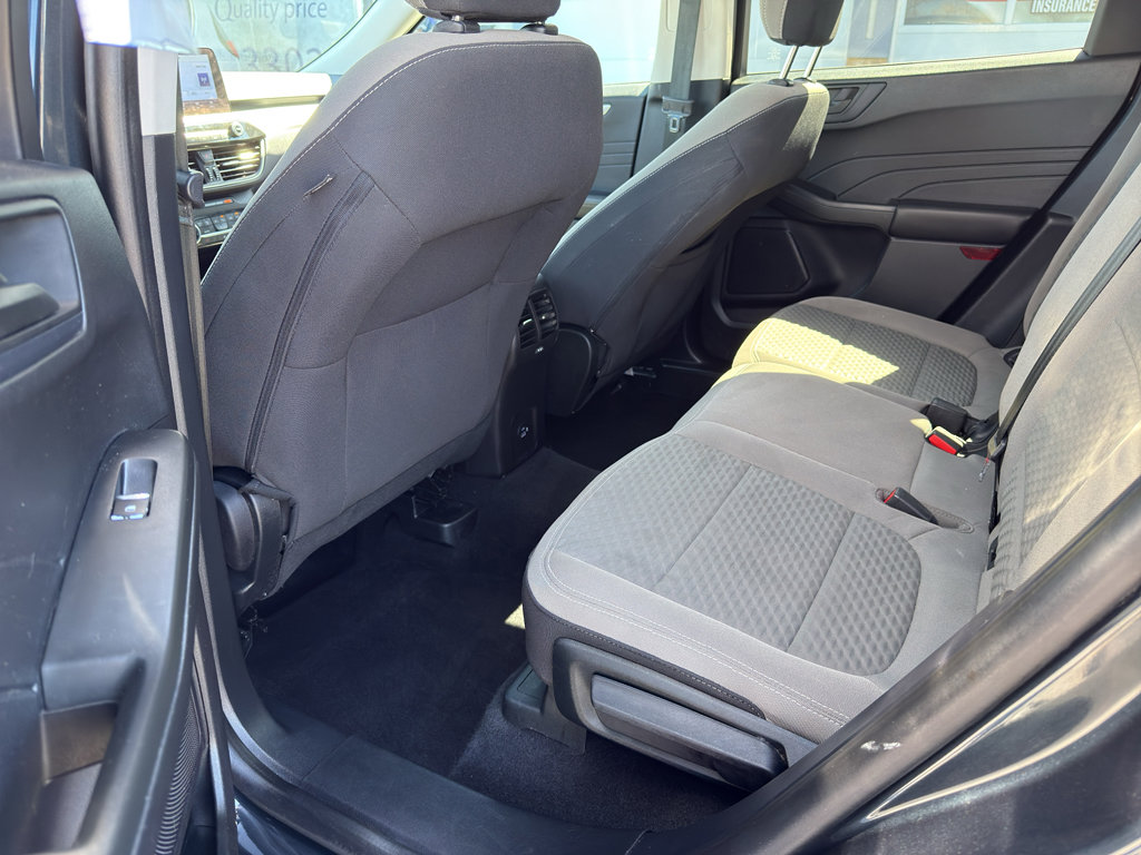 Used 2022 Ford Escape SE w/ Cold Weather Package image 11