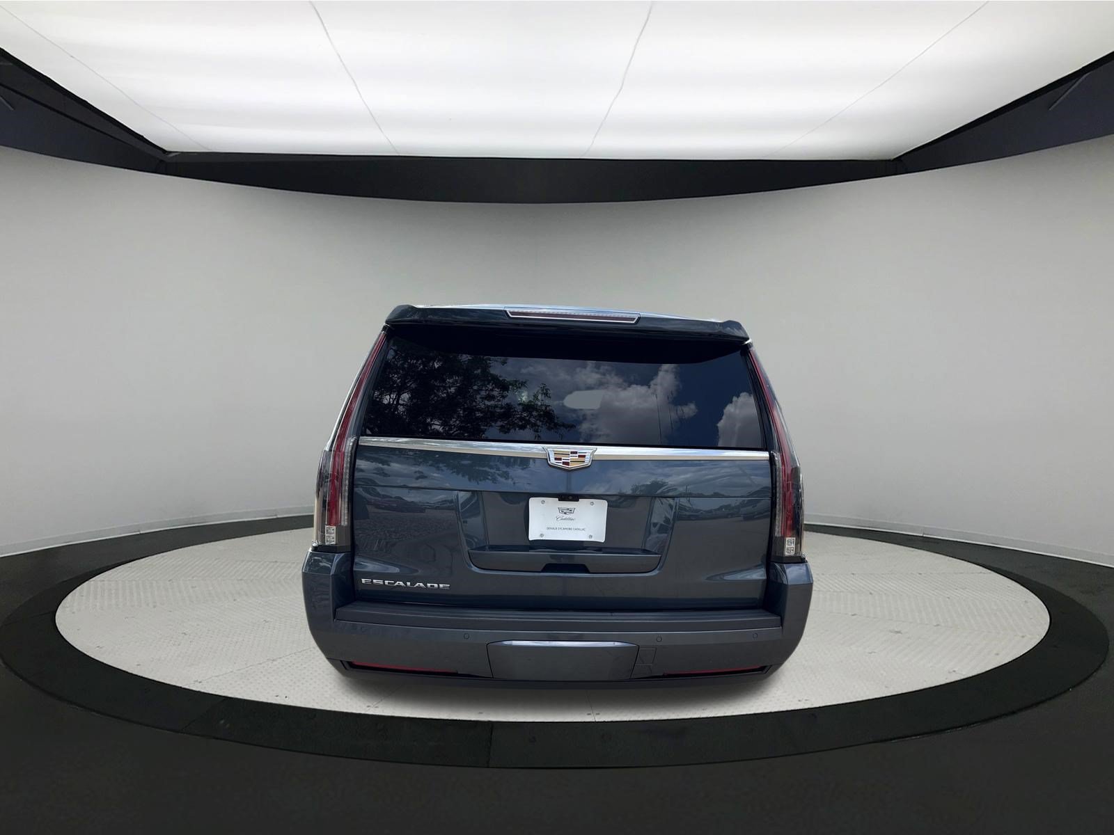 Used 2019 Cadillac Escalade ESV Premium Luxury AWD/4WD image 4