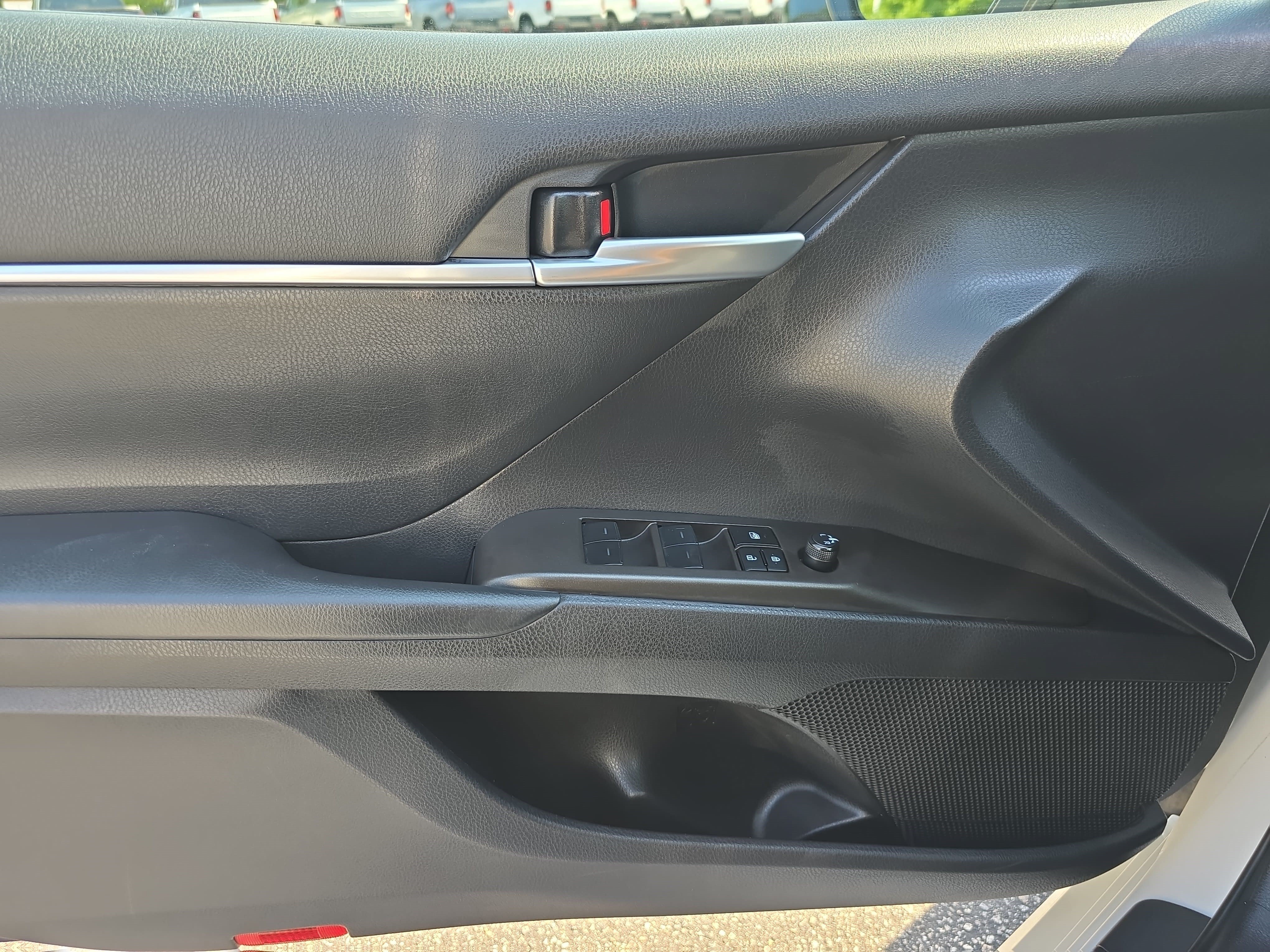 Used 2024 Toyota Camry SE FWD image 25