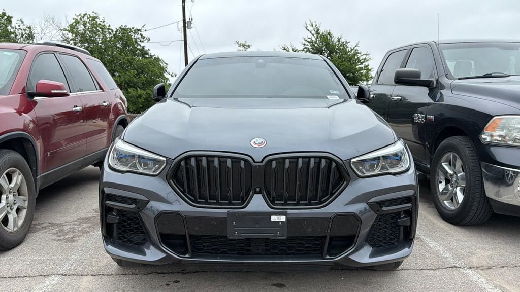 Used 2022 BMW X6 M50i AWD/4WD image 2