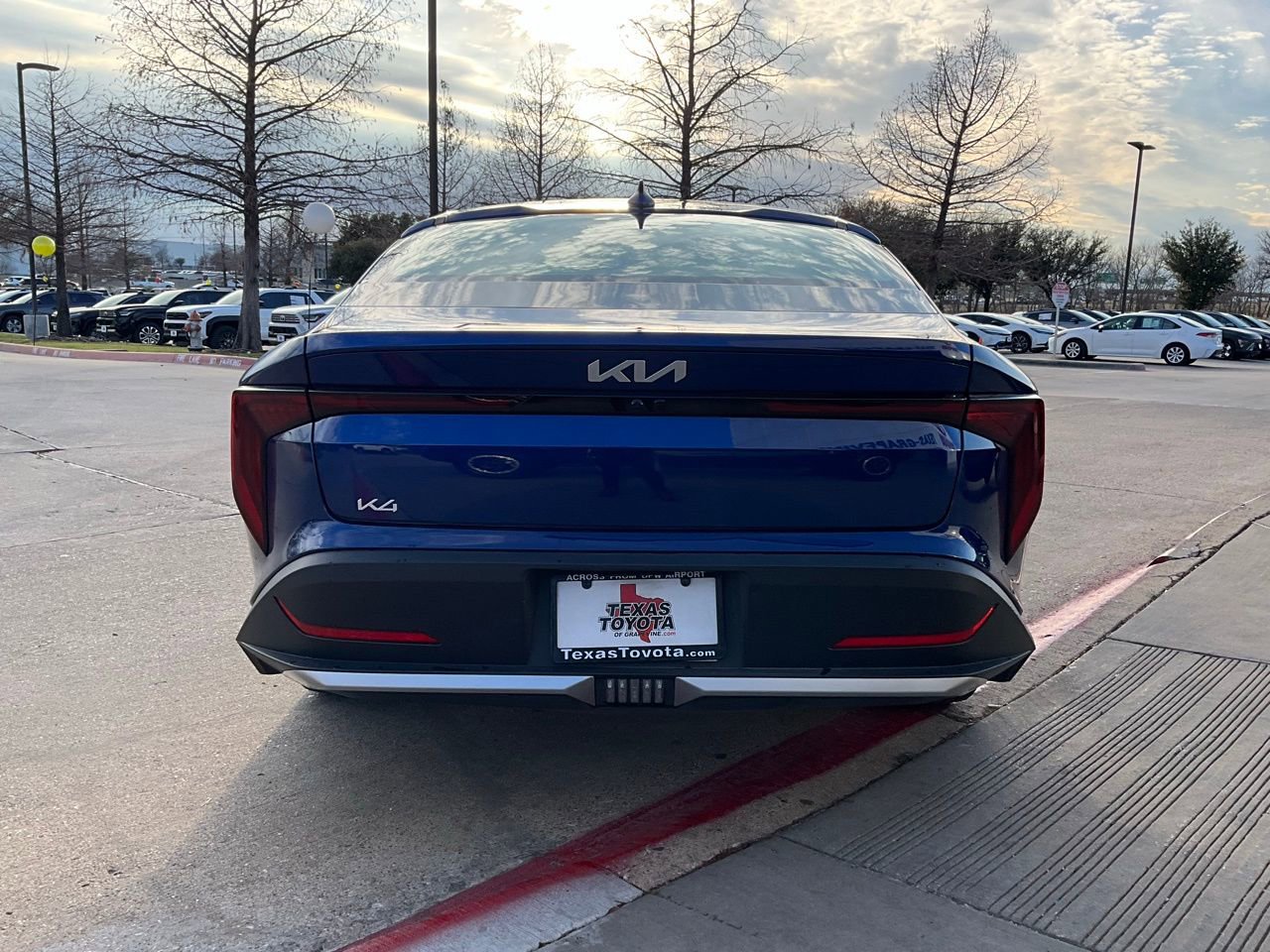 Used 2025 Kia K4 LXS image 7