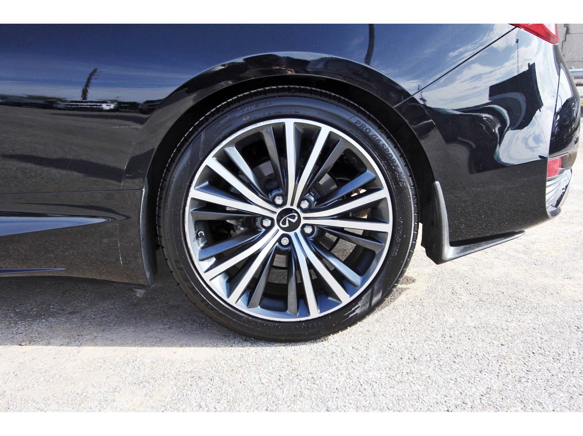 Used 2022 INFINITI Q60 3.0t Luxe w/ Essential Package image 33