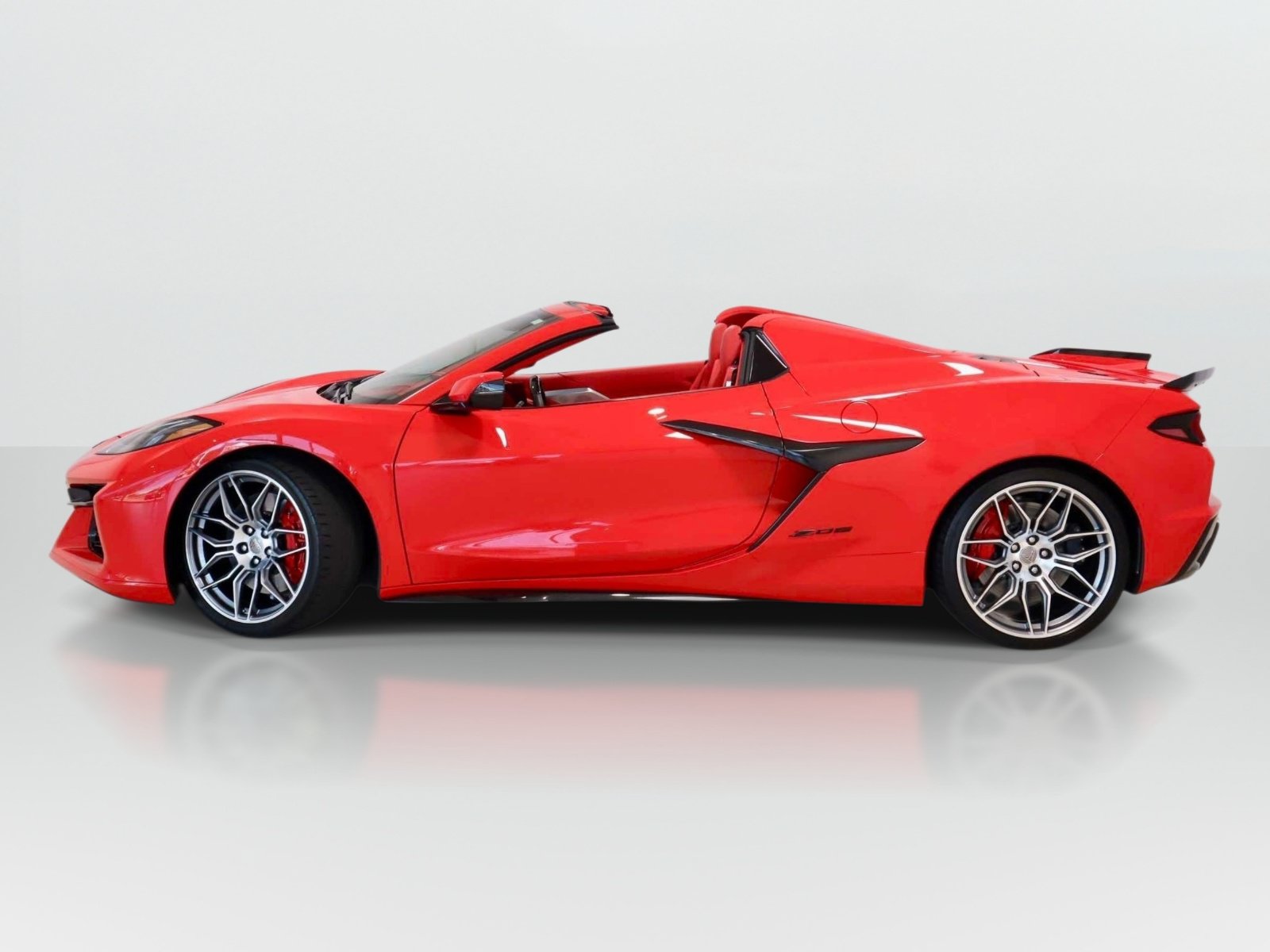 Used 2024 Chevrolet Corvette Z06 RWD image 2
