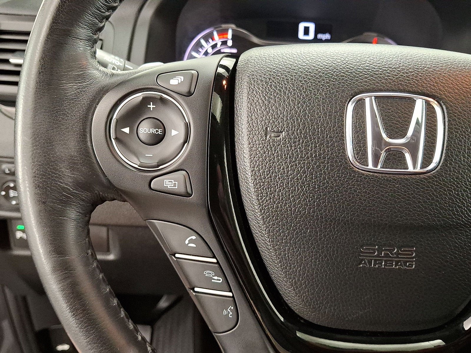 Used 2018 Honda Pilot Touring image 9