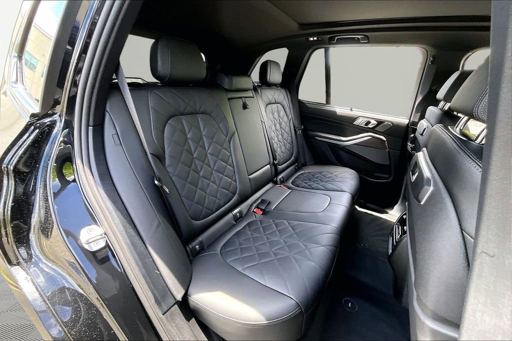 Used 2026 BMW X5 sDrive40i w/ M Sport Package RWD image 17
