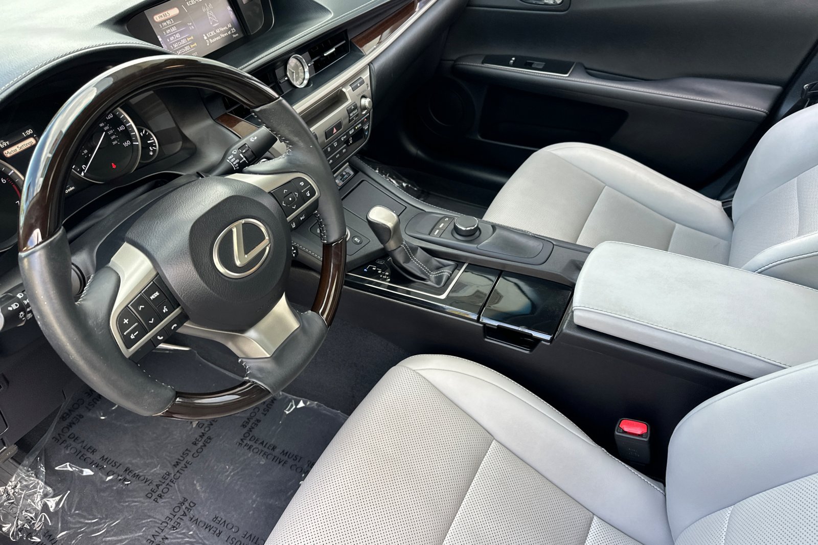 Used 2017 Lexus ES 350 FWD image 4