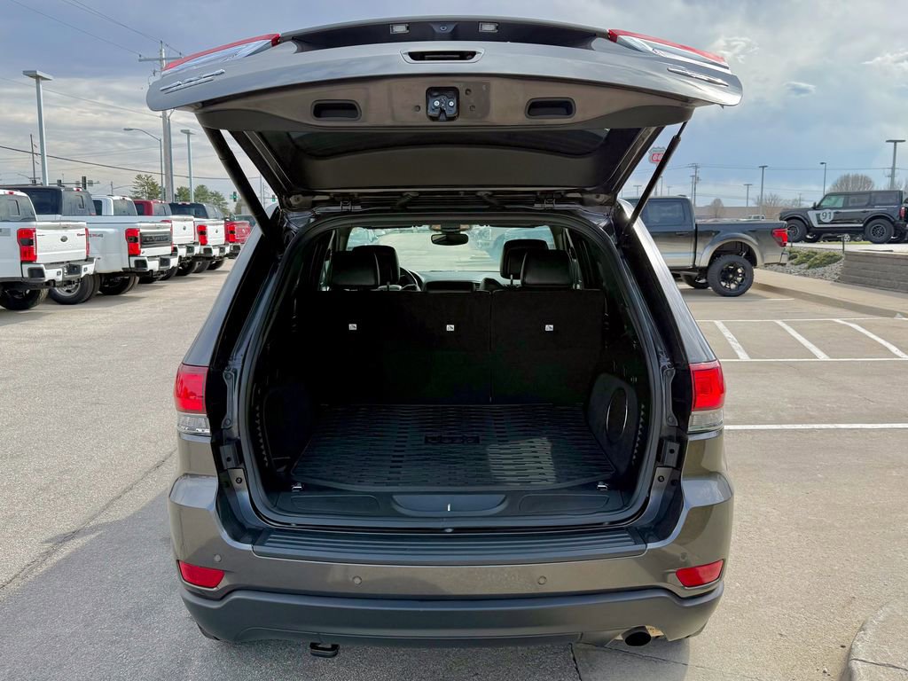 Used 2020 Jeep Grand Cherokee Laredo w/ Quick Order Package 2BN North image 15