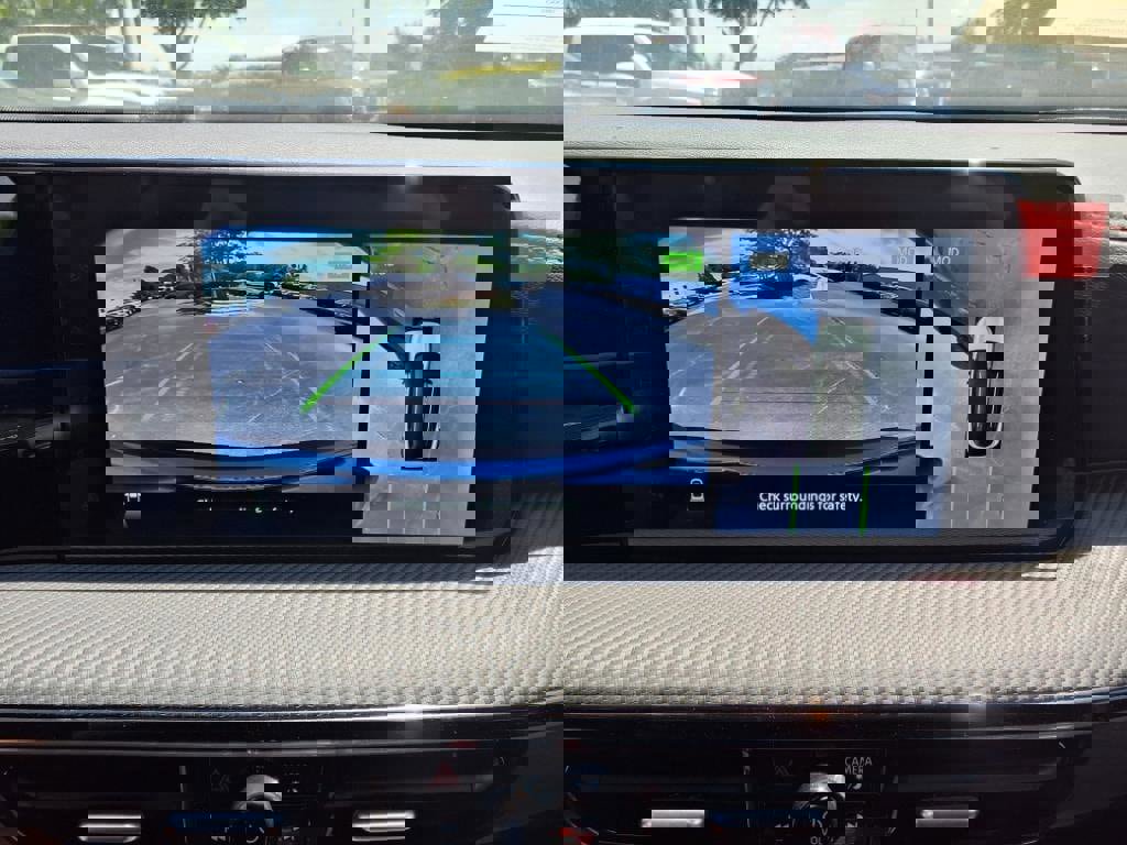 New 2025 Nissan Kicks SR image 9