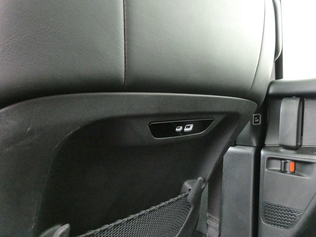 Used 2024 Chrysler Pacifica Premium image 21