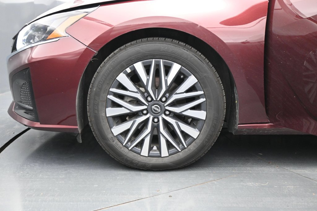 Used 2025 Nissan Altima 2.5 SV FWD image 26