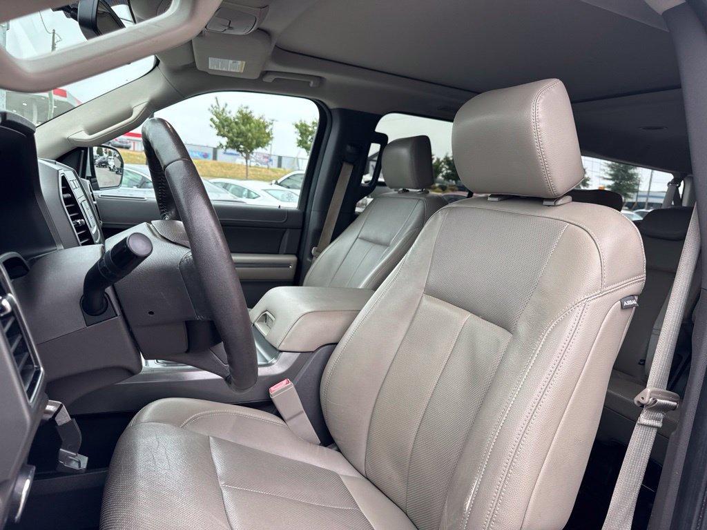 Used 2018 Ford Expedition Max XLT w/ Equipment Group 201A AWD/4WD image 12