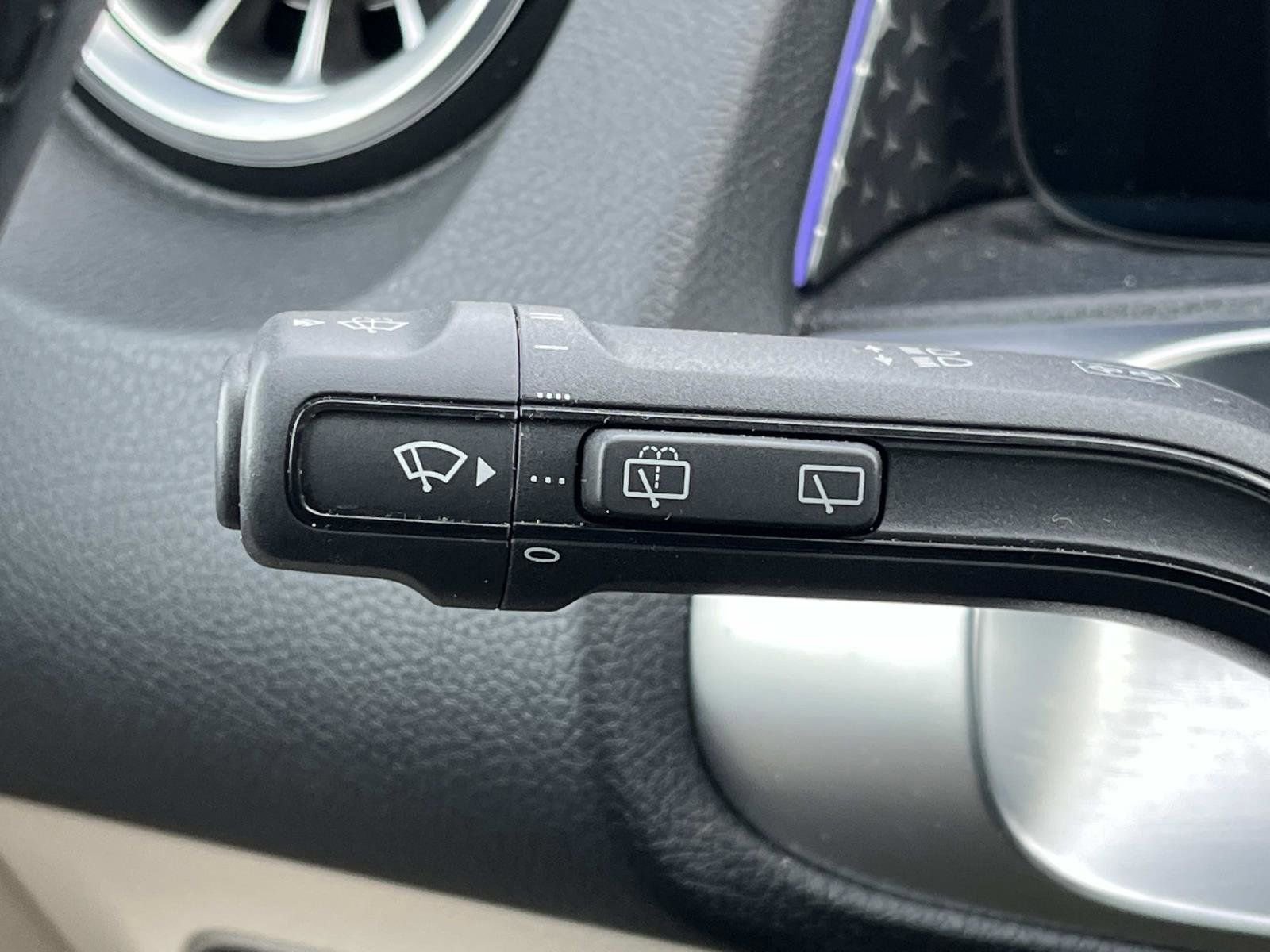 Certified 2025 Mercedes-Benz GLB 250 image 33