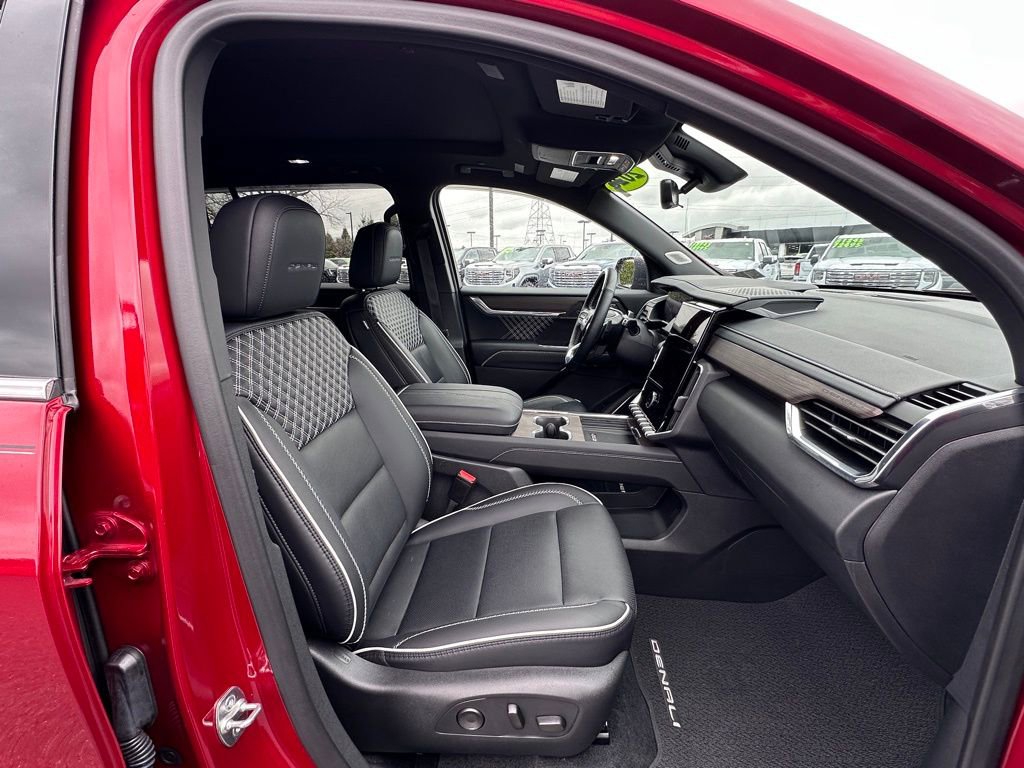 Used 2025 GMC Acadia Denali w/ Super Cruise Package image 10