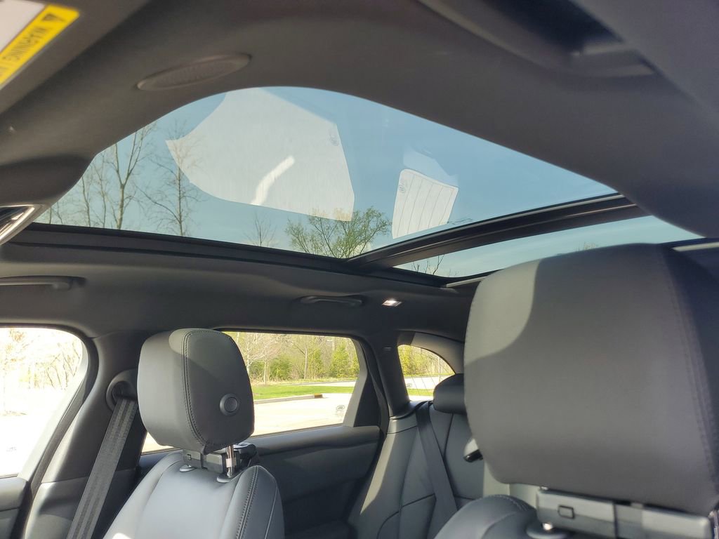 New 2026 Land Rover Range Rover Velar Dynamic SE AWD/4WD image 9