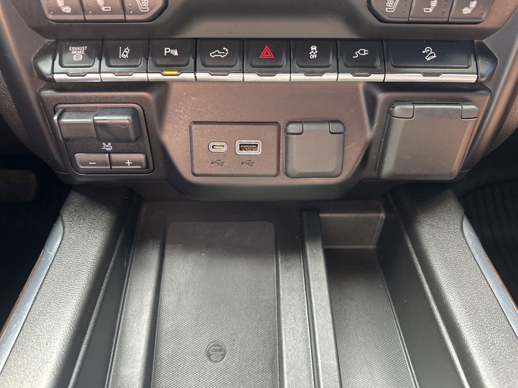 Used 2022 Chevrolet Silverado 2500 High Country w/ Z71 Off-Road Package image 5