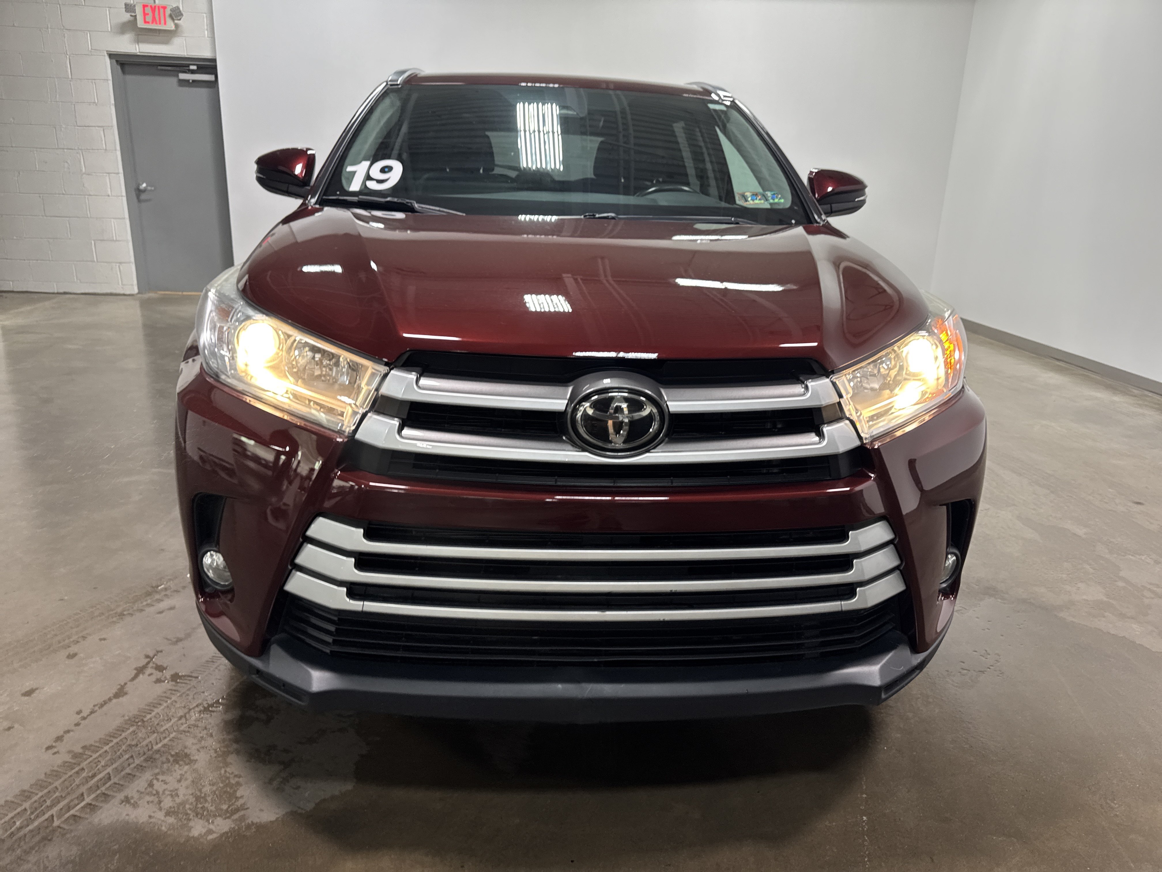 Used 2019 Toyota Highlander XLE AWD/4WD image 8