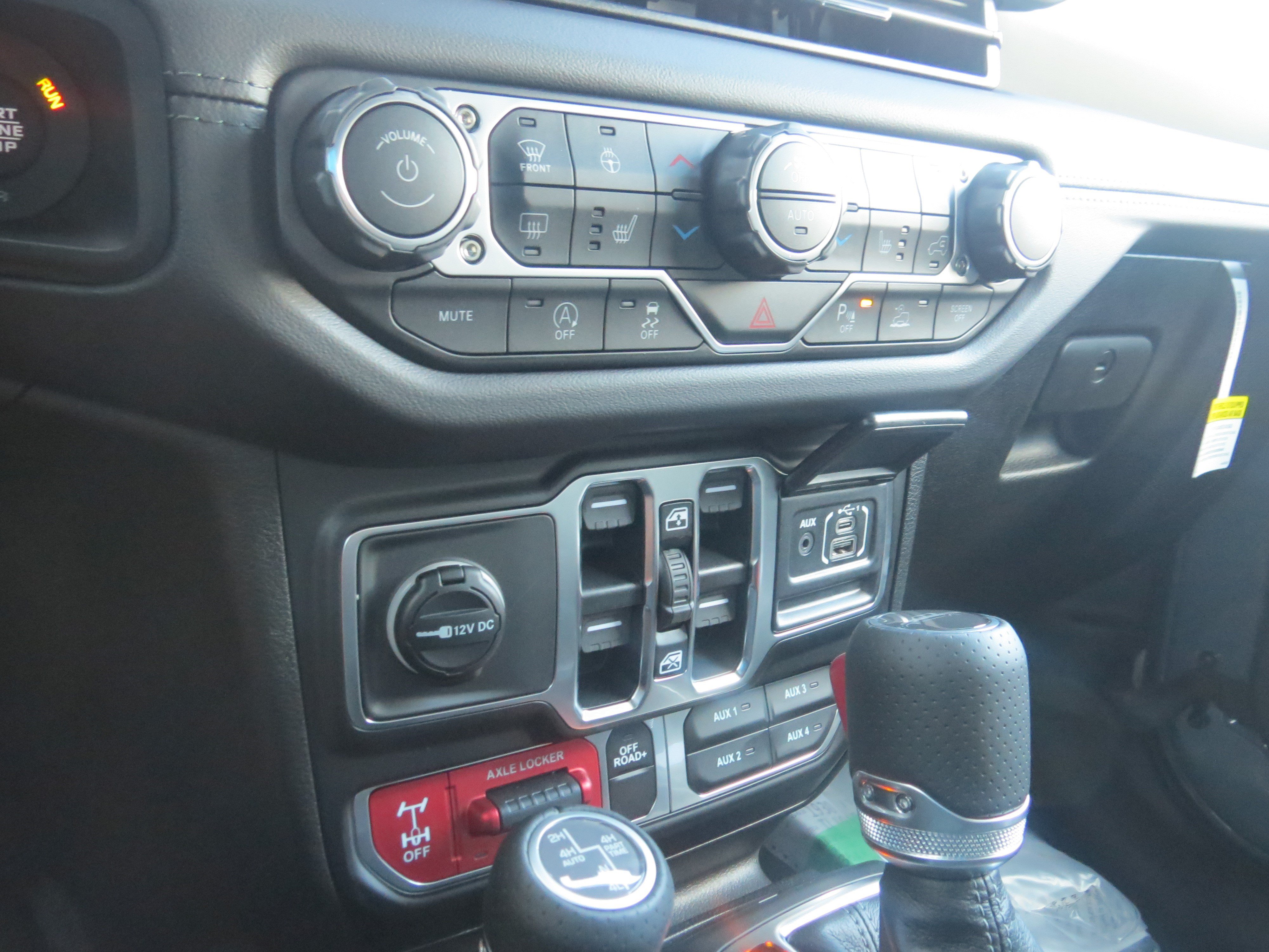 New 2026 Jeep Gladiator Mojave AWD/4WD image 23