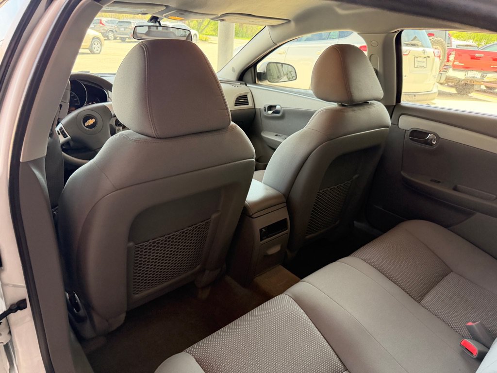 Used 2010 Chevrolet Malibu LS FWD image 11