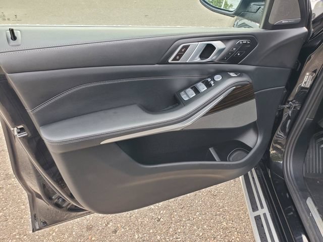 Used 2024 BMW X7 xDrive40i AWD/4WD image 9