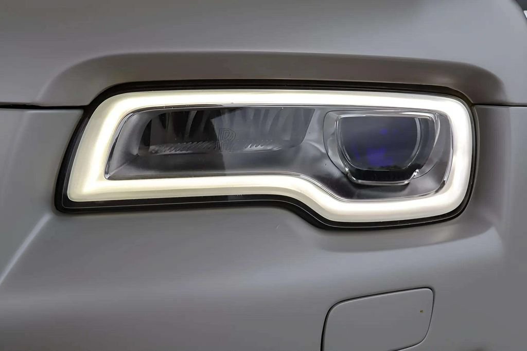 Used 2016 Rolls-Royce Ghost RWD image 18