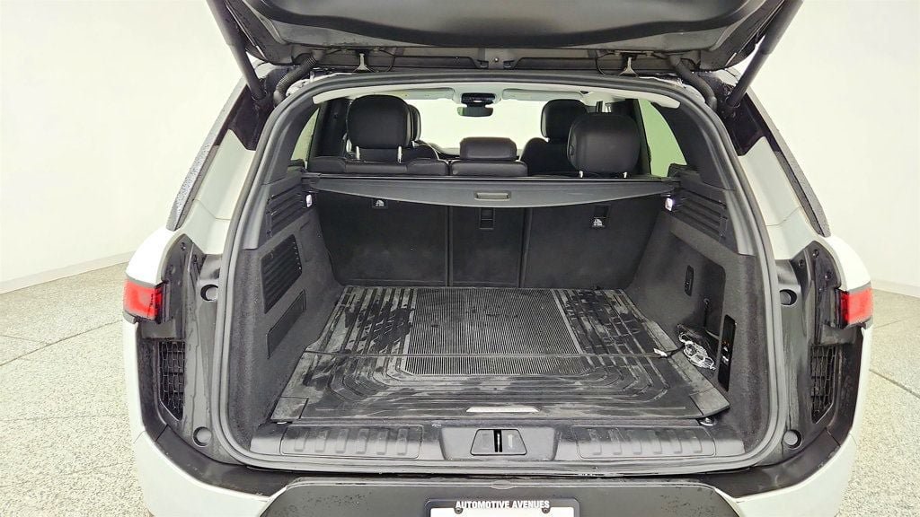 Used 2023 Land Rover Range Rover Sport SE AWD/4WD image 19