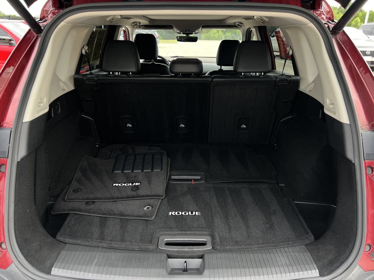 Used 2023 Nissan Rogue Platinum w/ Platinum Premium Package FWD image 27