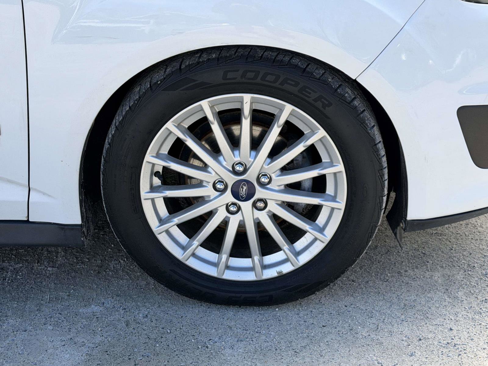 Used 2014 Ford C-MAX SE w/ Equipment Group 202A image 6